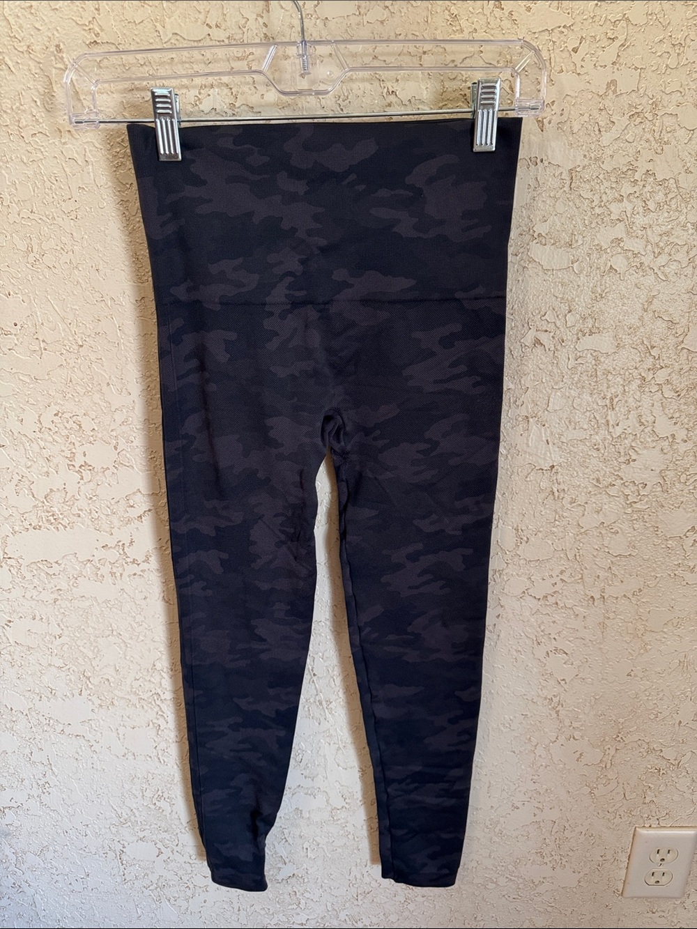 Spanx - Look At Me Now Seamless Leggings - Picture 6 of 14